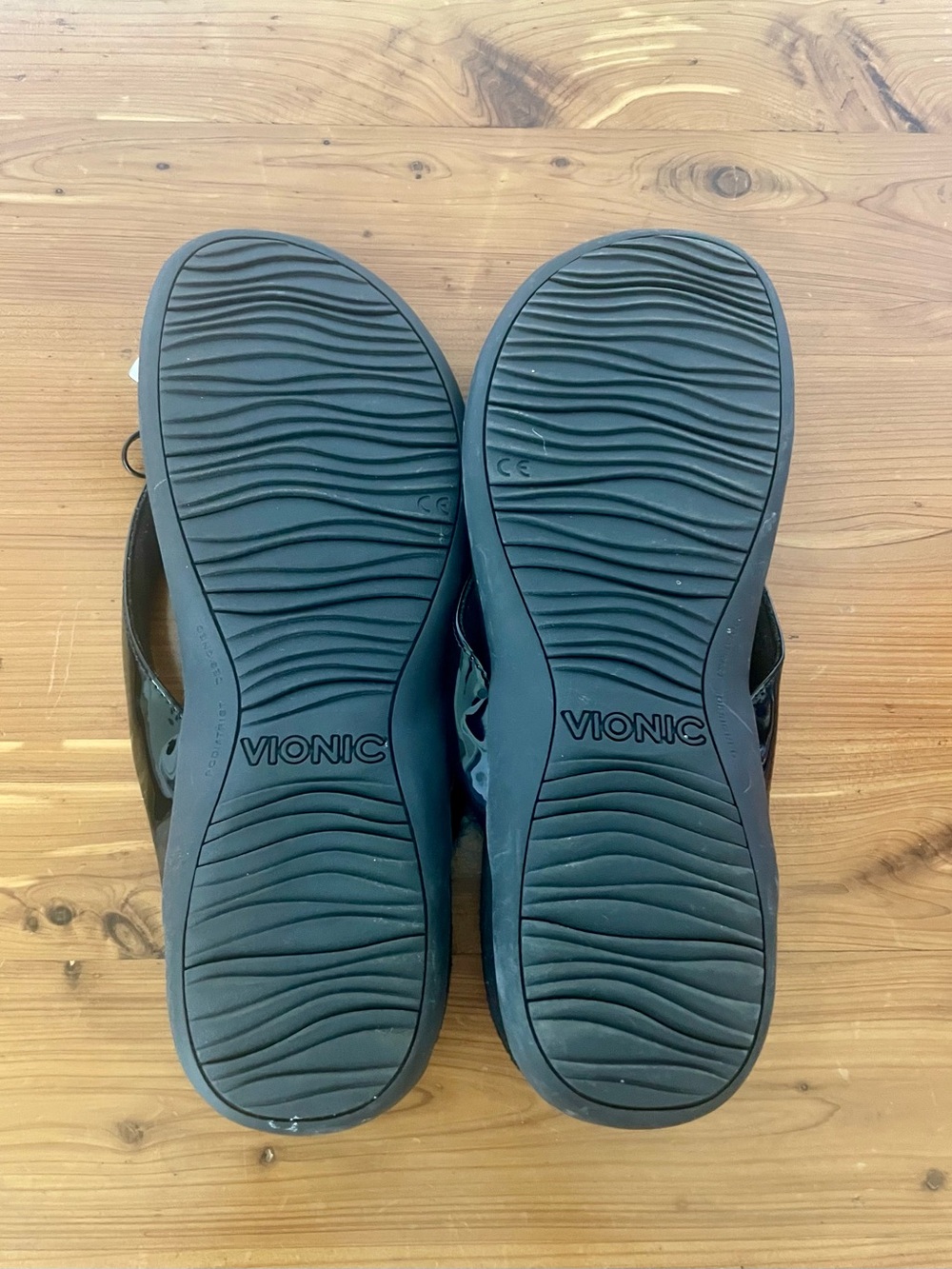NWOT - Vionic Bella Sandal - Picture 4 of 5